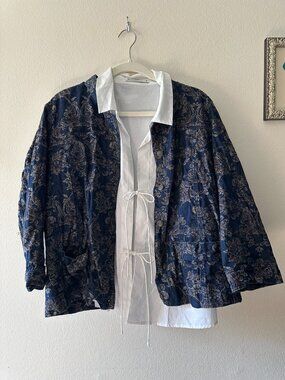 Vintage Lightweight Denim Top with Floral Design - Button Front - Size 16 EUC